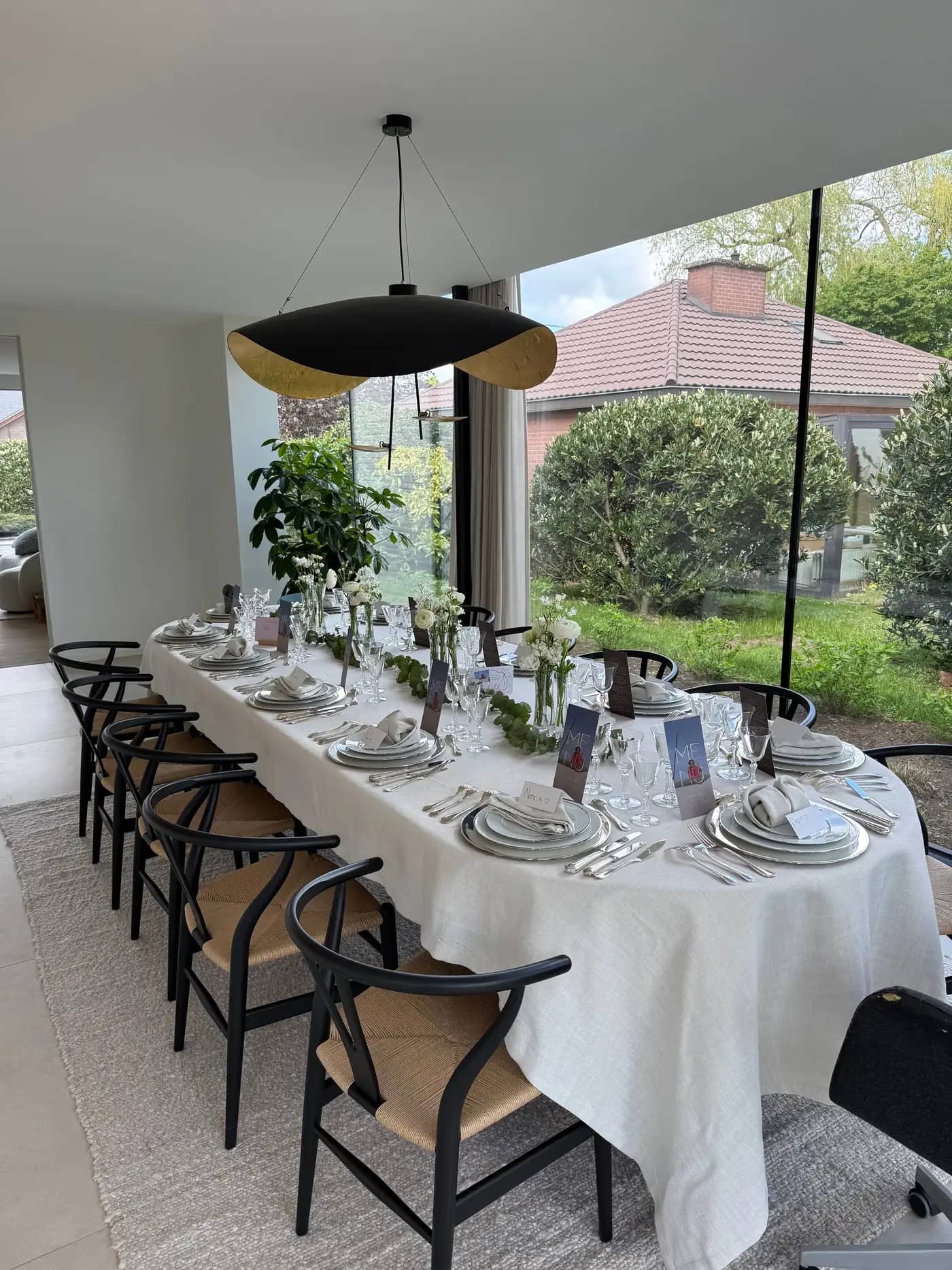 Elegant gedekte tafel voor private dining aan huis
